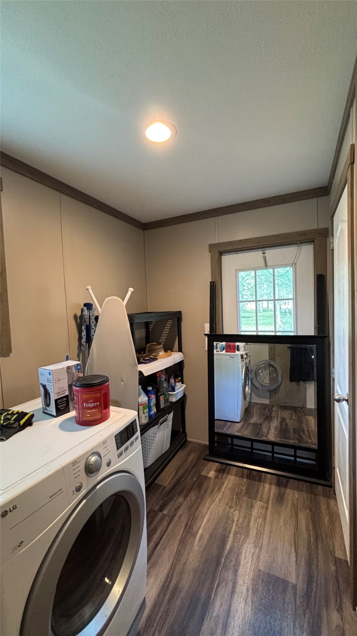 563 Forest Lawn Road Wharton, TX 77488 - Photo 15 of 34 Landry/Side door