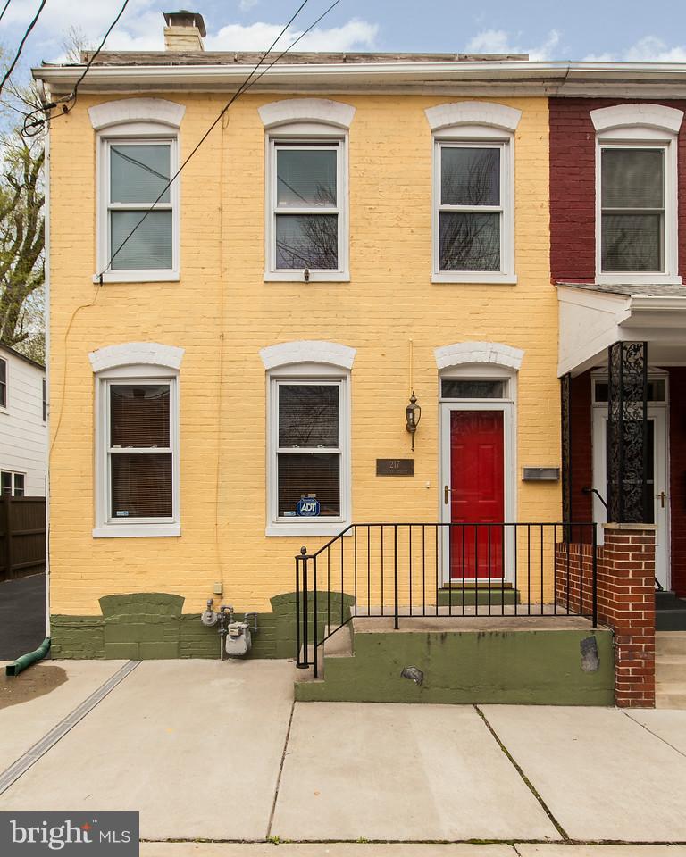 217 Center Street Frederick, MD 21701 - Photo 29 of 30 Exterior (Front)