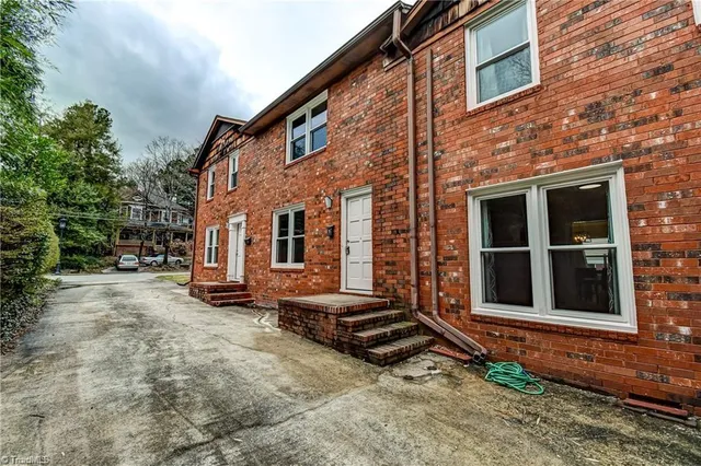 $1,500 | 115 South Mendenhall Street, Unit D, Greensboro, NC 27403