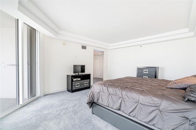 $1,451,000 | 7000 Island Boulevard, Unit PH04, Aventura, FL 33160