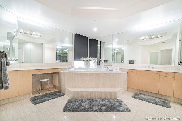 $1,451,000 | 7000 Island Boulevard, Unit PH04, Aventura, FL 33160