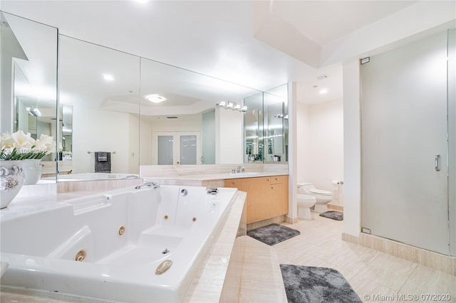 $1,451,000 | 7000 Island Boulevard, Unit PH04, Aventura, FL 33160