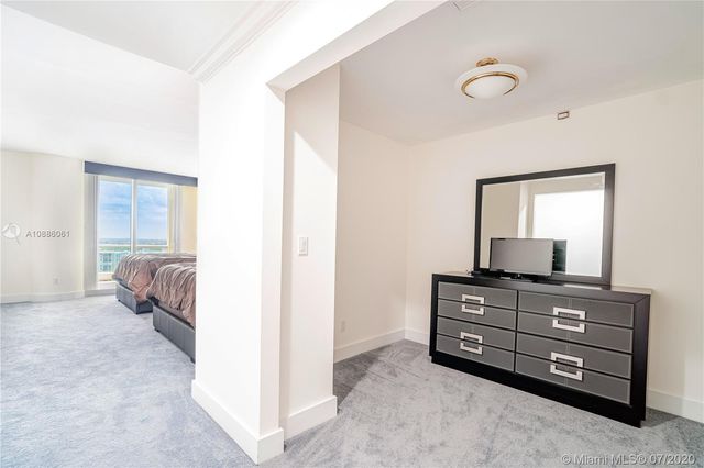 $1,451,000 | 7000 Island Boulevard, Unit PH04, Aventura, FL 33160