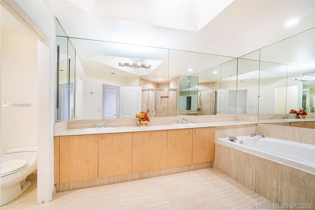 $1,451,000 | 7000 Island Boulevard, Unit PH04, Aventura, FL 33160