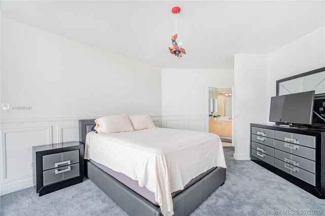 $1,451,000 | 7000 Island Boulevard, Unit PH04, Aventura, FL 33160