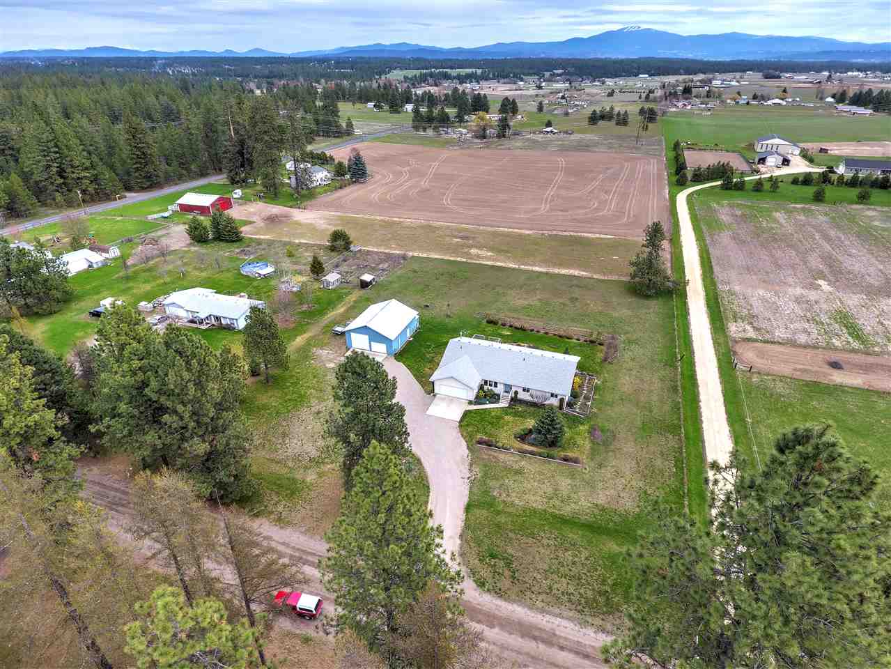 27702 North Short Road Deer Park, WA 99006 - Photo 2 of 20