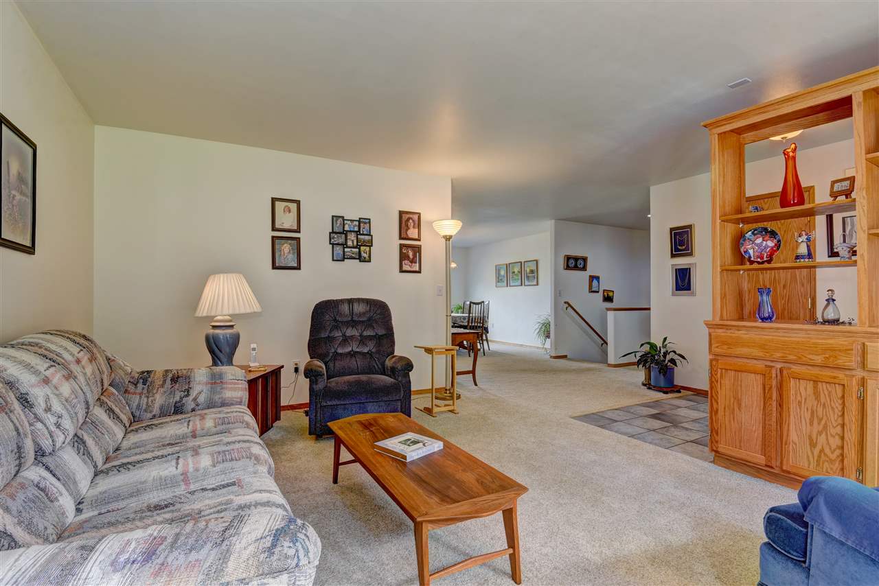 27702 North Short Road Deer Park, WA 99006 - Photo 4 of 20
