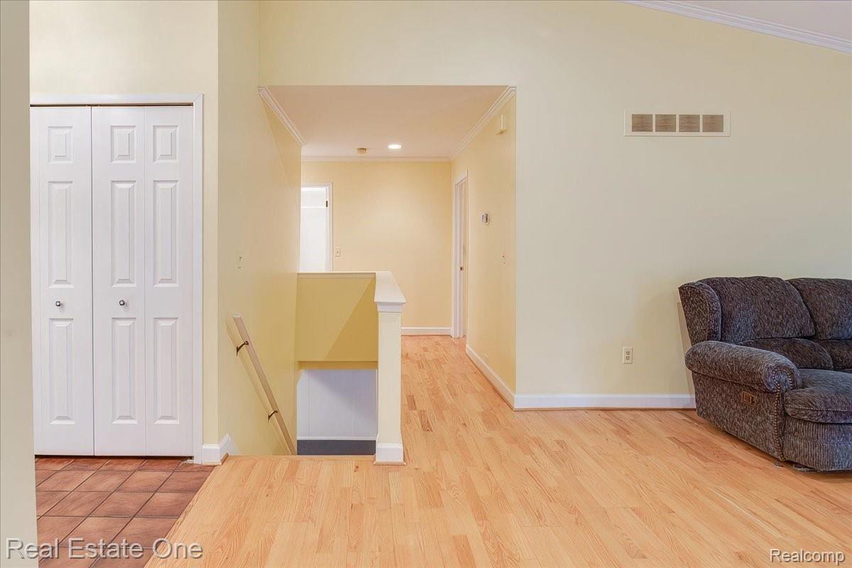 2051 Warrington Road Rochester, MI 48307 - Photo 26 of 64 27-27.jpg