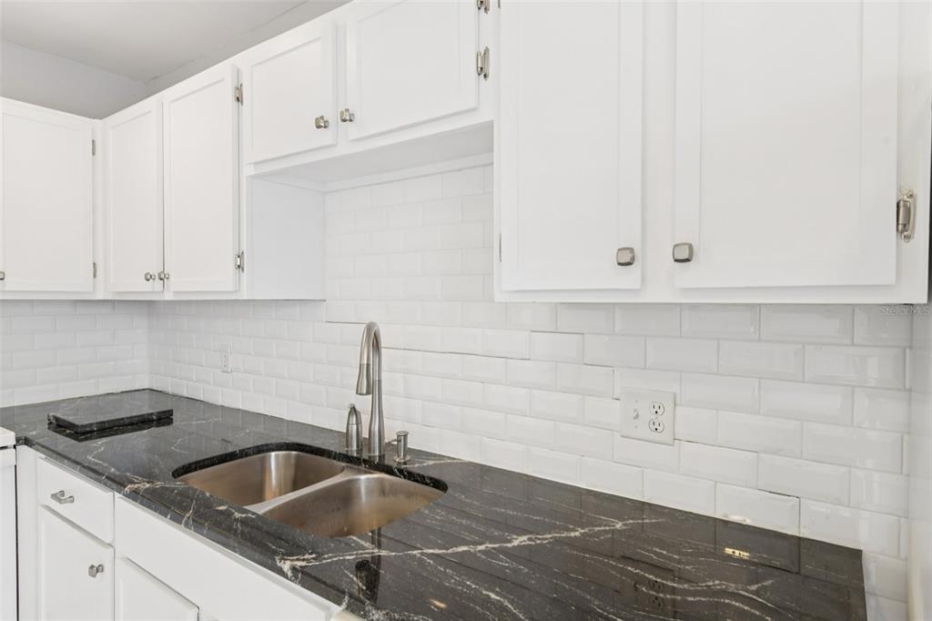 2064 Sunset Point Road, Unit 71 Clearwater, FL 33765 - Photo 15 of 43