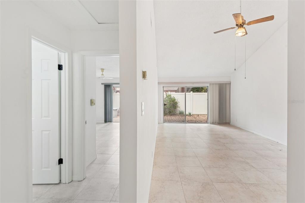 2064 Sunset Point Road, Unit 71 Clearwater, FL 33765 - Photo 16 of 43