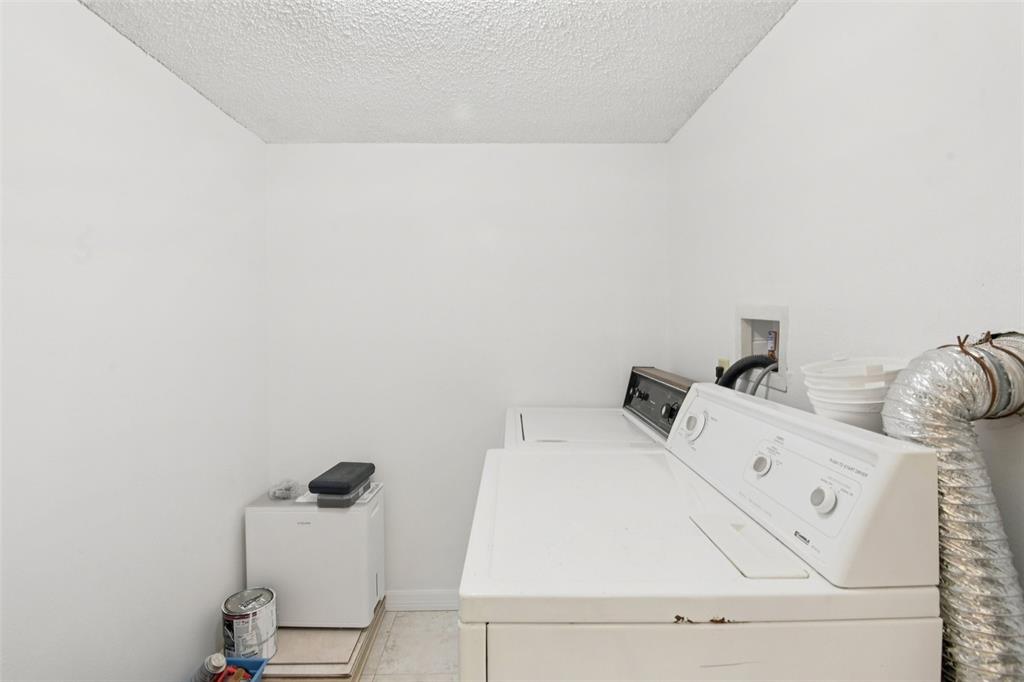 2064 Sunset Point Road, Unit 71 Clearwater, FL 33765 - Photo 23 of 43