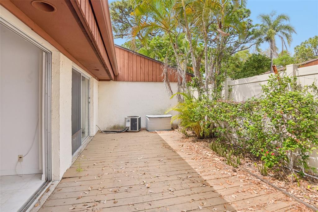 2064 Sunset Point Road, Unit 71 Clearwater, FL 33765 - Photo 26 of 43