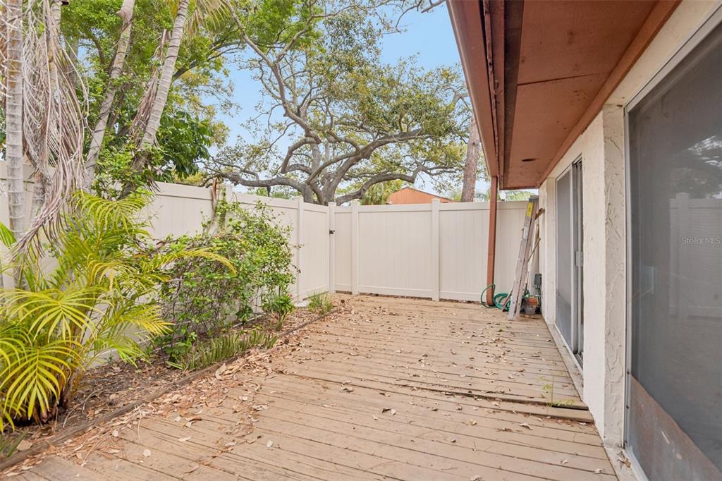 2064 Sunset Point Road, Unit 71 Clearwater, FL 33765 - Photo 27 of 43