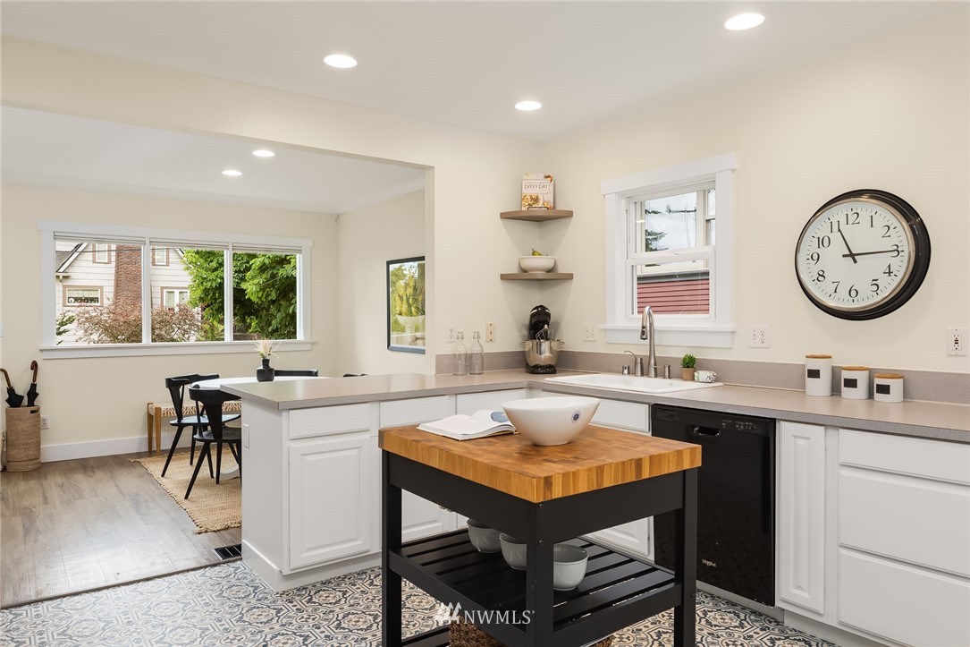 910 North 78th Street Seattle, WA 98103 - Photo 11 of 22 Gallery Image 11