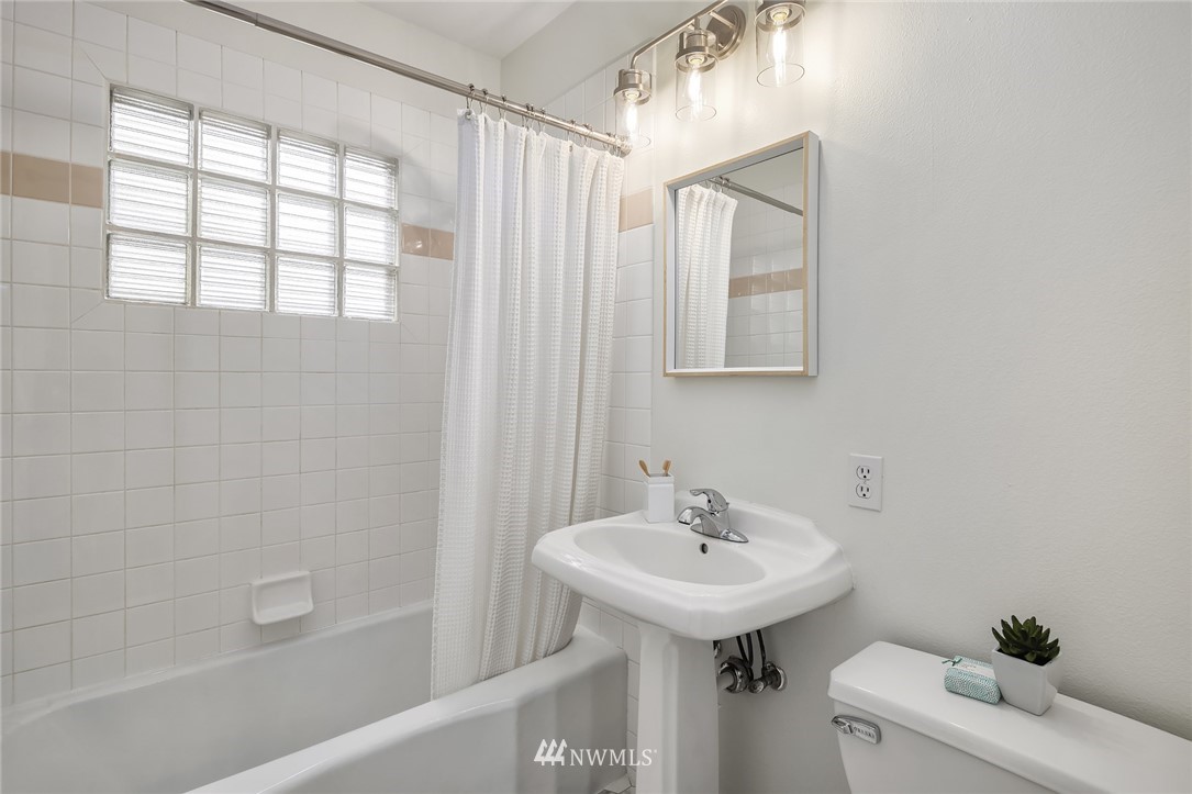 910 North 78th Street Seattle, WA 98103 - Photo 16 of 22 Gallery Image 16