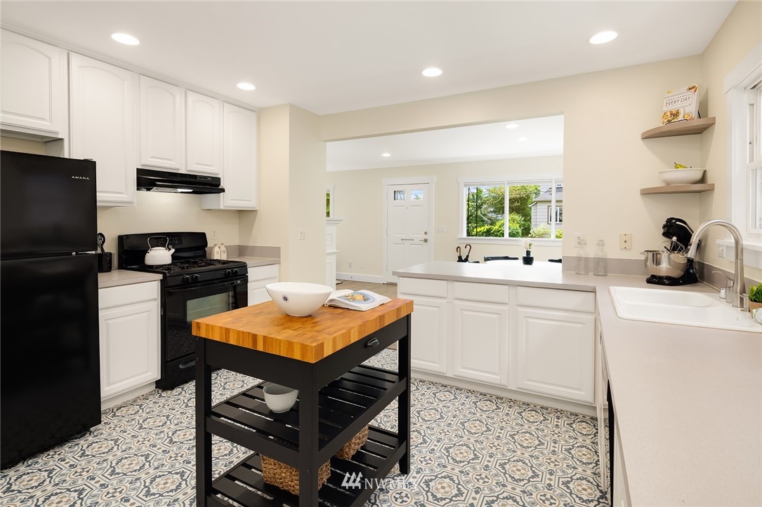 910 North 78th Street Seattle, WA 98103 - Photo 10 of 22 Gallery Image 10