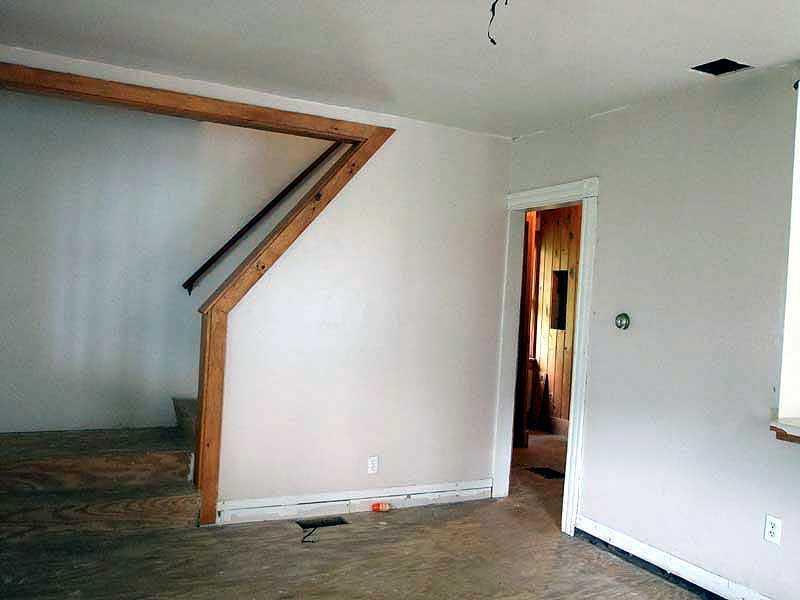97 Foxcroft Road Houlton, ME 04730 - Photo 25 of 34 Living Room.
