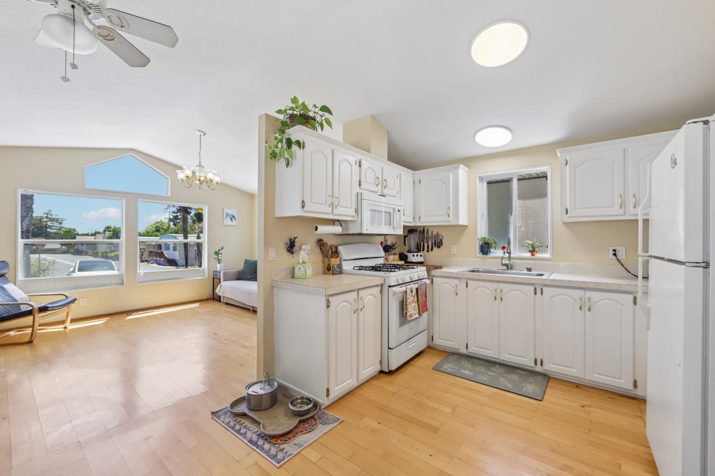 930 Rosedale Avenue, Unit 2 Capitola, CA 95010 - Photo 13 of 28
