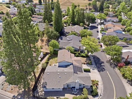 $1,368,000 | 2122 Wilmington Drive, Walnut Creek, CA 94596