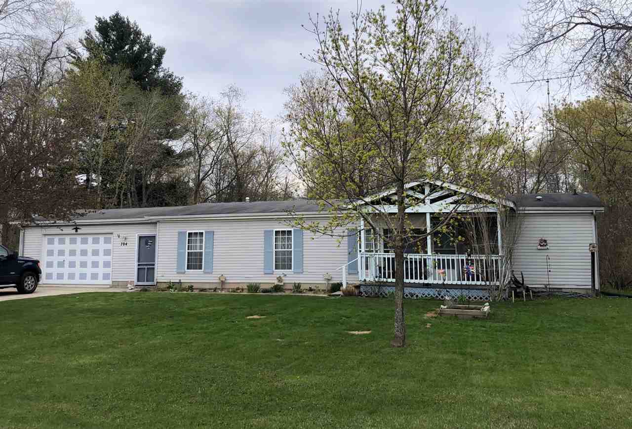704 North Spring Street Gladwin, MI 48624 - Photo 1 of 16 Gallery Image 1