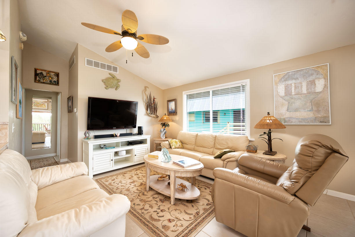 28574 Tortuga Road Summerland Key, FL 33042 - Photo 8 of 38 Living Room