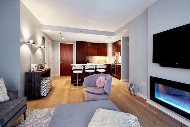 $1,265,000 | 580 Washington Street, Unit 505, Boston, MA 02111