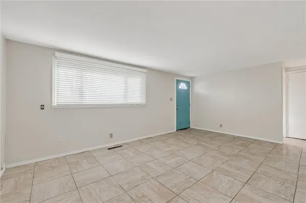 $185,000 | 200 Northwest 63 Terrace, Kansas City, MO 64118