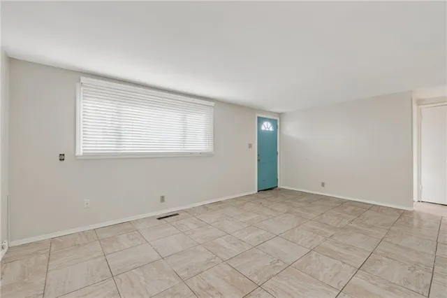 $210,000 | 200 Northwest 63 Terrace, Kansas City, MO 64118