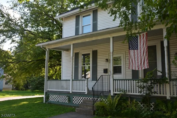 $1,700 | 528 Mansfield Street, Belvidere, NJ 07823
