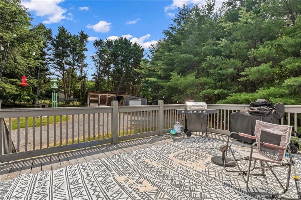 193 Creed Road Mount Airy, NC 27030 - Photo 18 of 27