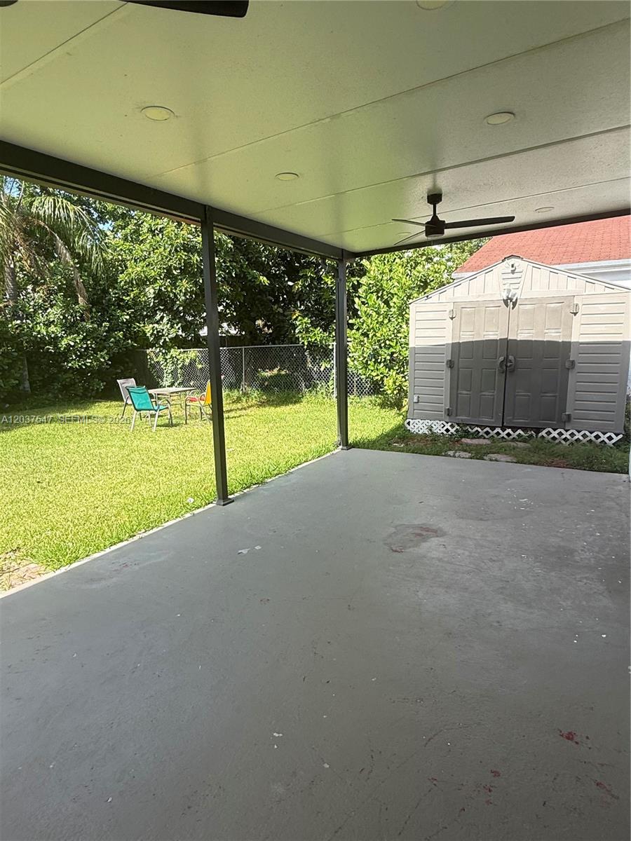 11921 Southwest 273rd Street Homestead, FL 33032 - Photo 17 of 27