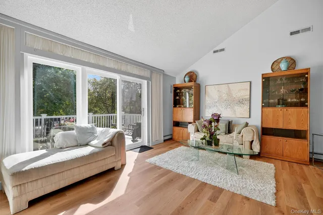 $779,000 | 103 Norfolk Court, Yorktown Heights, NY 10598