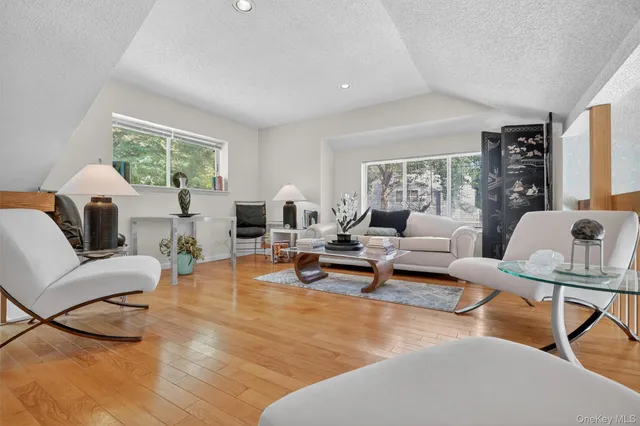 $779,000 | 103 Norfolk Court, Yorktown Heights, NY 10598