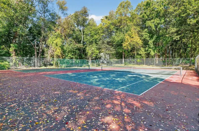 $779,000 | 103 Norfolk Court, Yorktown Heights, NY 10598