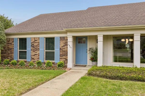 $425,000 | 3905 Las Brisas Drive, Plano, TX 75074