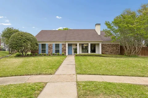 $425,000 | 3905 Las Brisas Drive, Plano, TX 75074