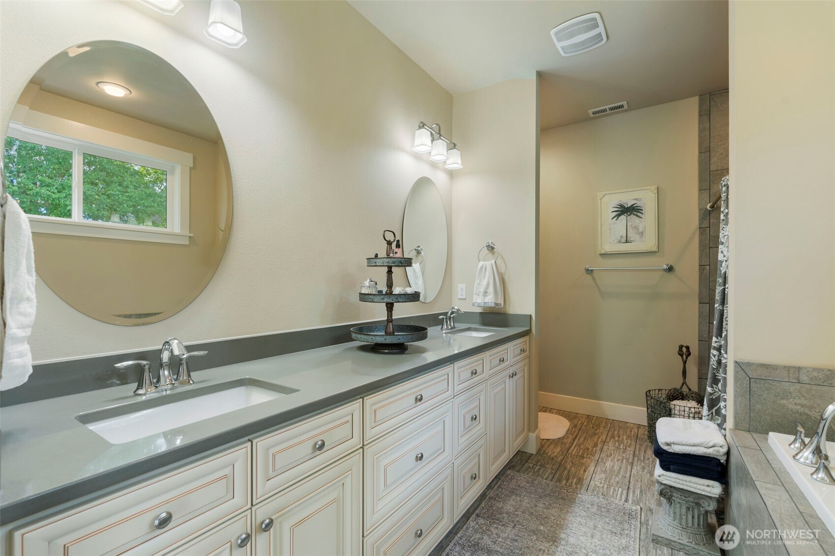 2322 Rice Road Chehalis, WA 98532 - Photo 28 of 39 a bathroom with a double vanity sink and a mirror