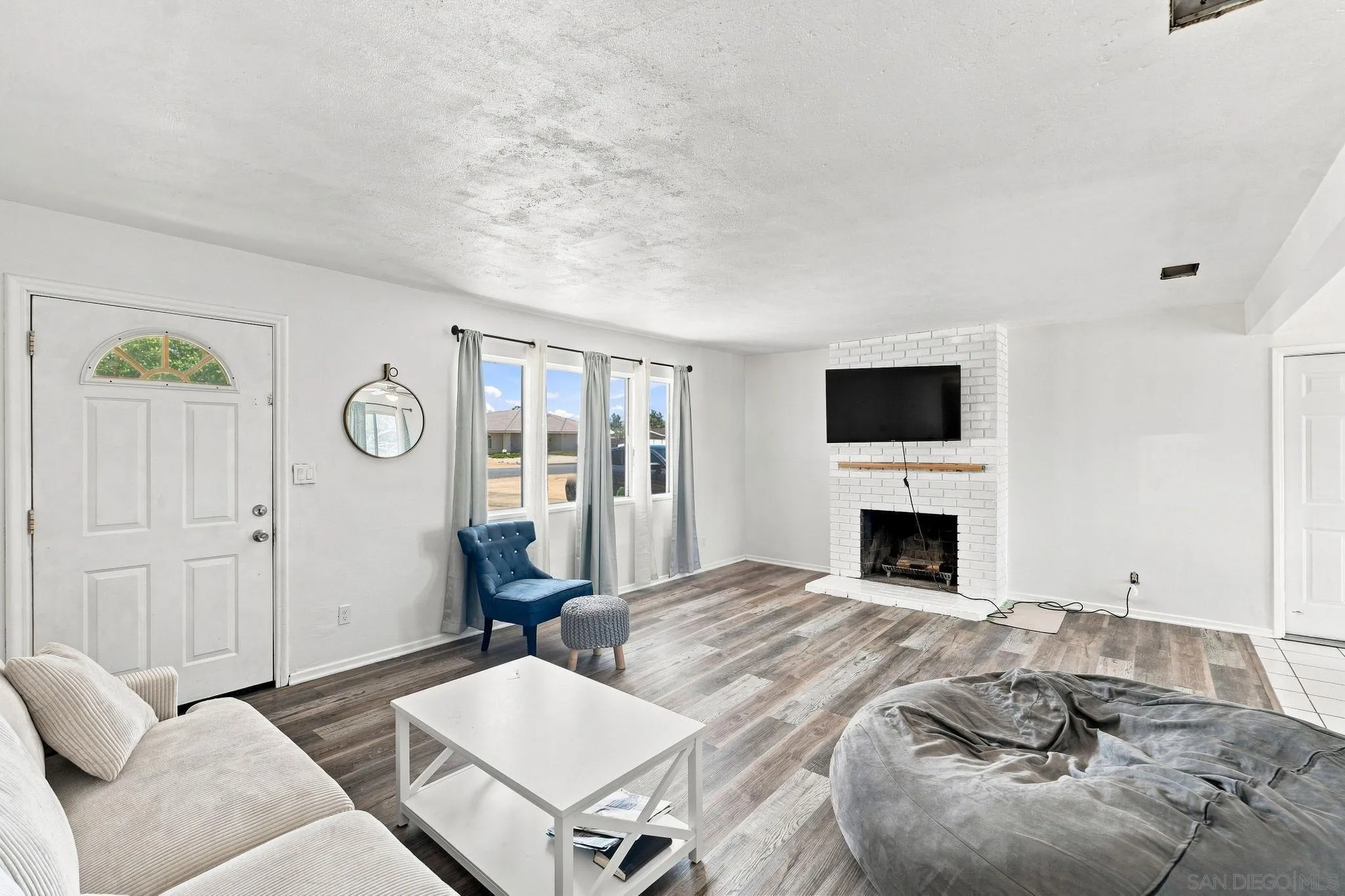 12787 Pocono Road Apple Valley, CA 92308 - Photo 9 of 29 Gallery Image 9