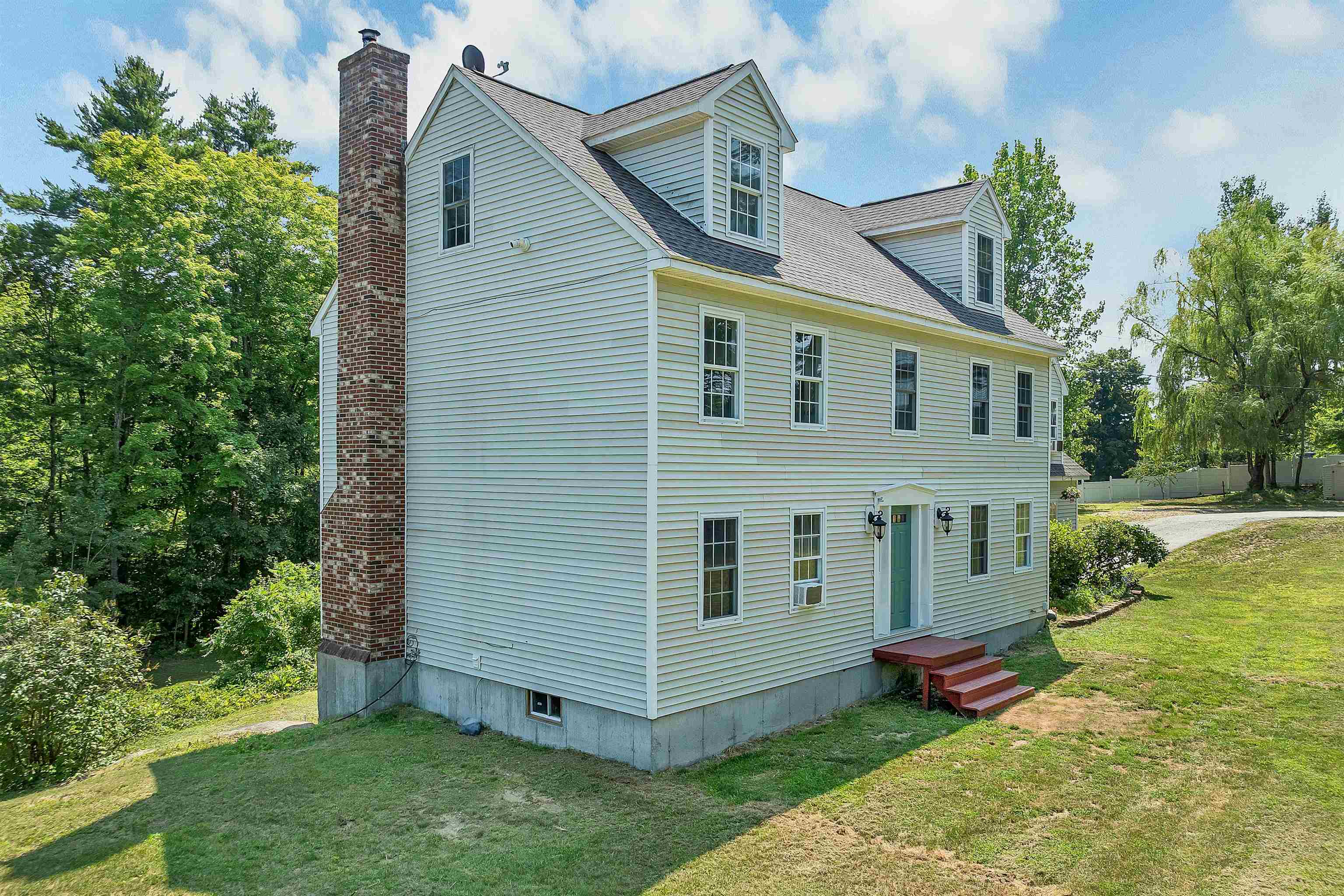 197 Grapevine Road Dunbarton, NH 03046 - Photo 2 of 59 Gallery Image 2