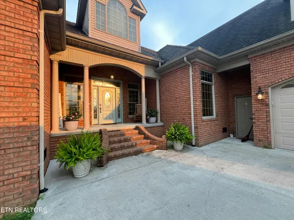 $749,900 | 164 Ashley Court, Speedwell, TN 37870