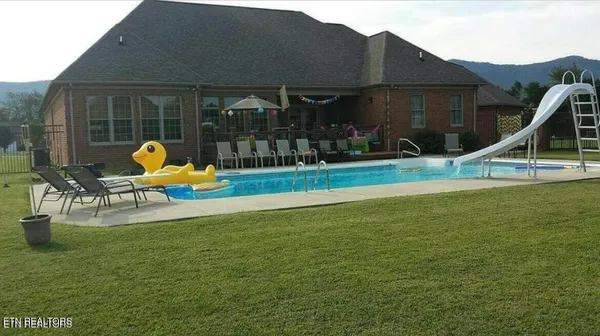 $749,900 | 164 Ashley Court, Speedwell, TN 37870