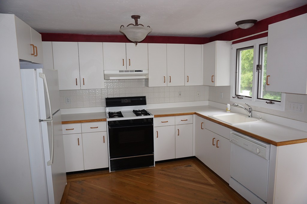 35 Pilgrim Village Road, Unit 1303 Taunton, MA 02780 - Photo 8 of 27