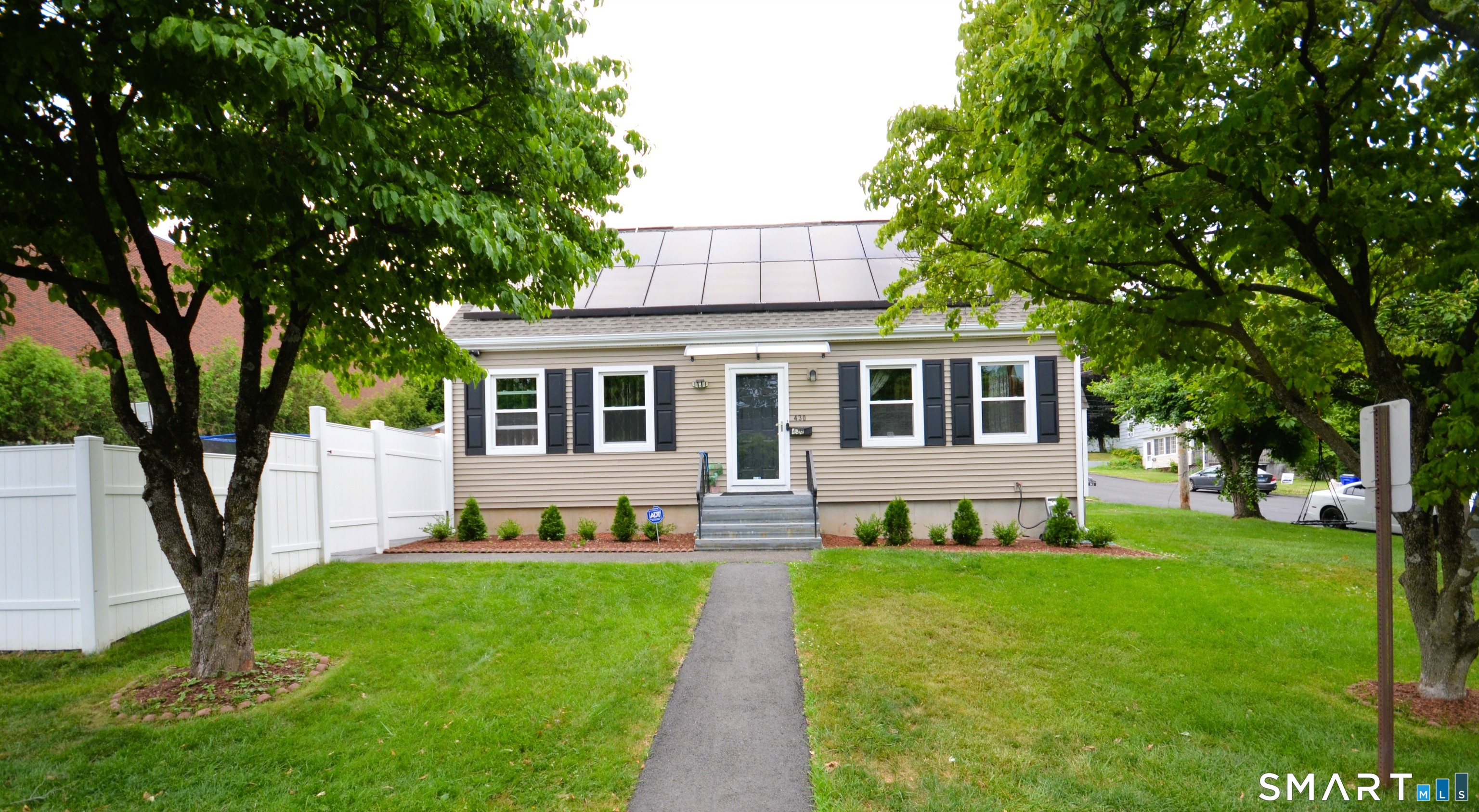 430 Berkeley Road Fairfield, CT 06825 - Photo 1 of 37