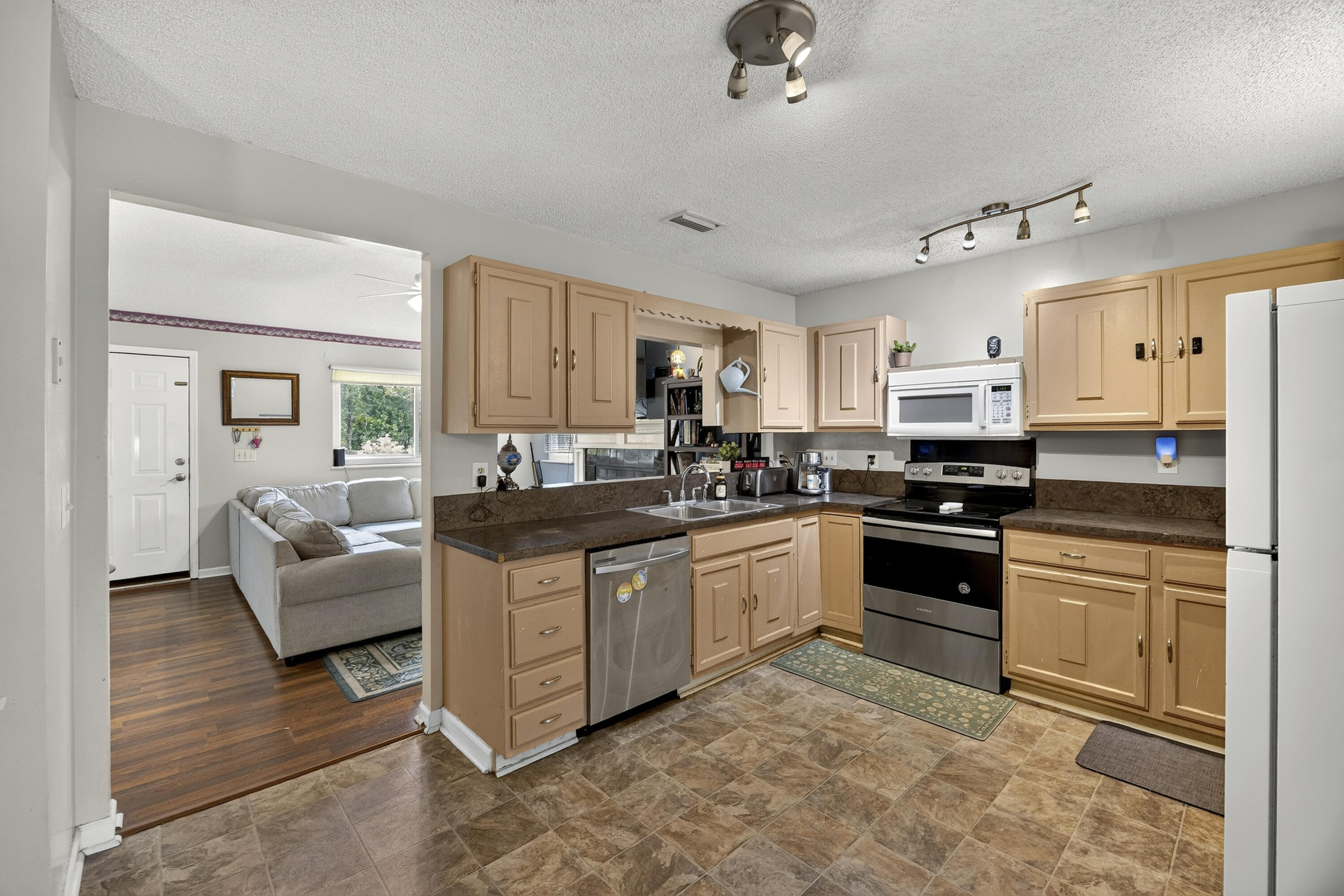 506 County Rd S-18-57 Summerville, SC 29483 - Photo 5 of 16