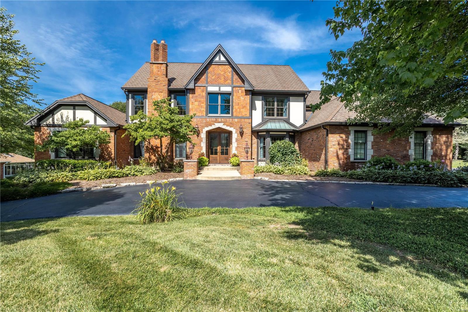 2243 Barnbridge Road St. Louis, MO 63131 - Photo 1 of 54 Gallery Image 1