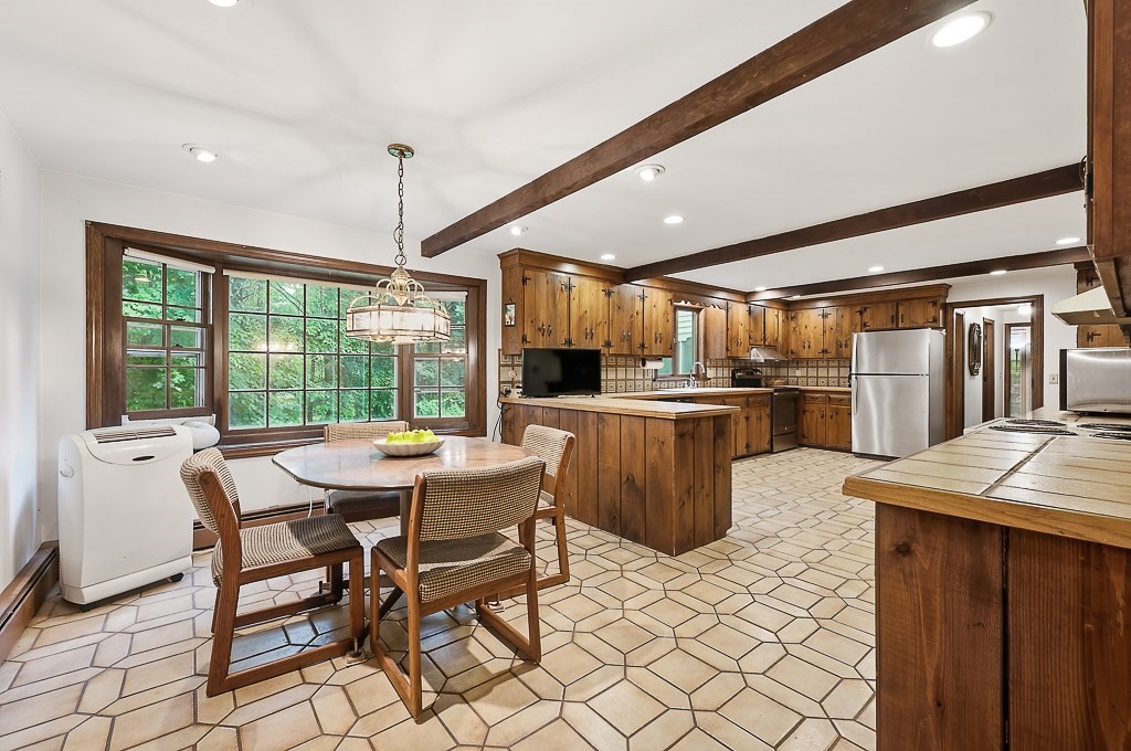 17 Olde Coach Road Westborough, MA 01581 - Photo 10 of 36