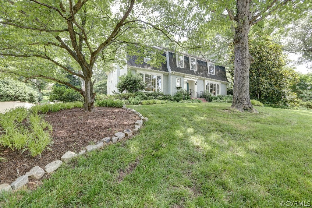 8908 Tolman Road Henrico, VA 23229 - Photo 5 of 30 Mature landscaping and gardens