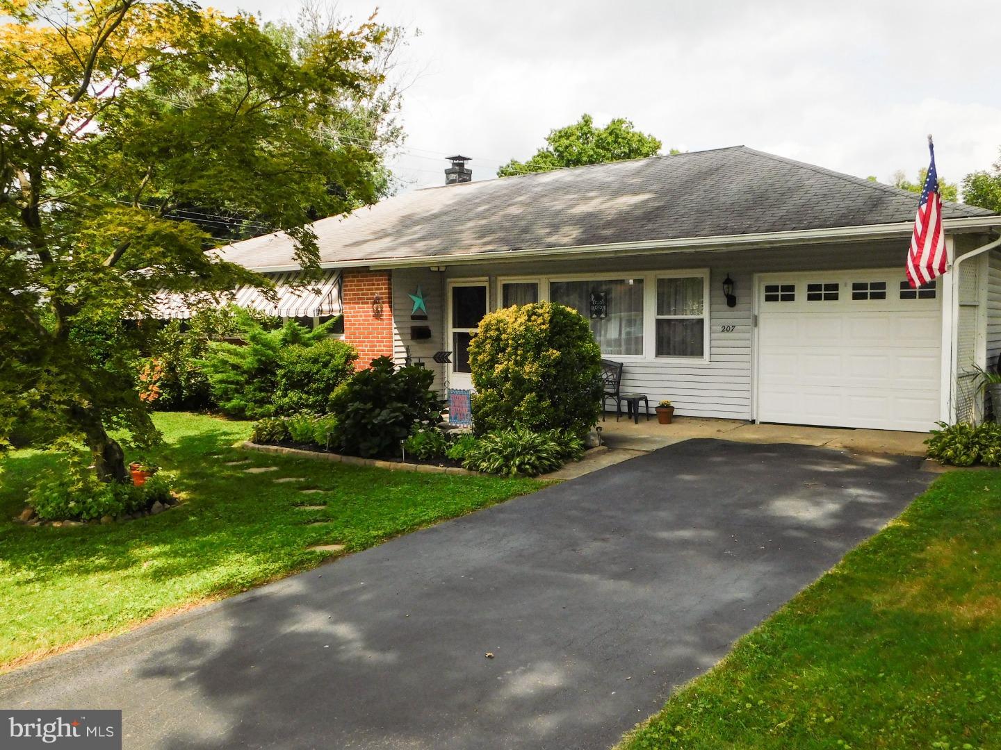 207 Oaktree Road East Norriton, PA 19401 - Photo 1 of 22 Gallery Image 1