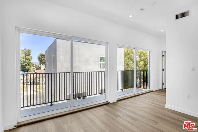 $4,593 | 10828 Hesby Street, North Hollywood, CA 91601