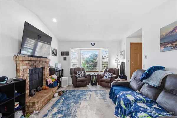 $619,000 | 11209-11211 89th Ave Court East, Puyallup, WA 98373